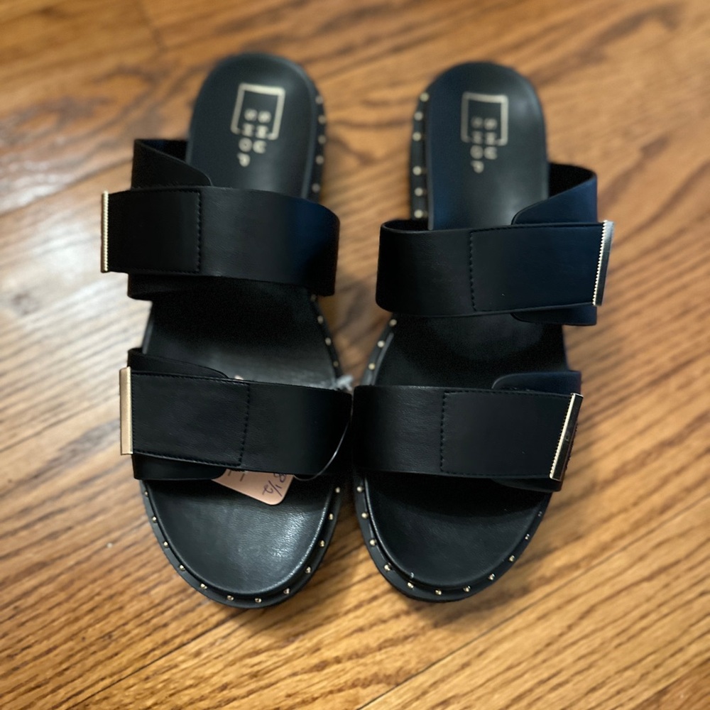 ShuShop Black Slip-On Sandals with Wide Straps